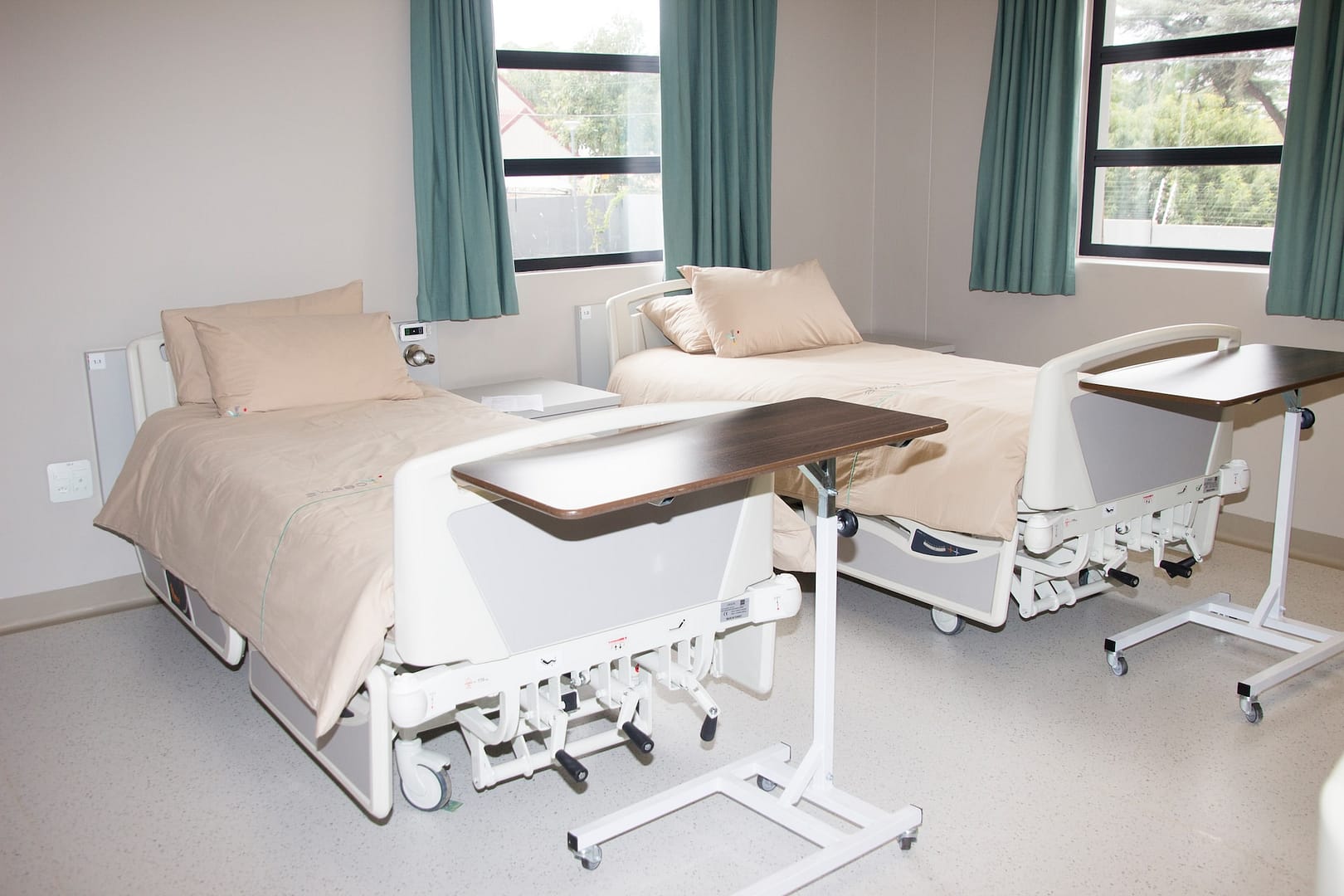 vacant hospital beds